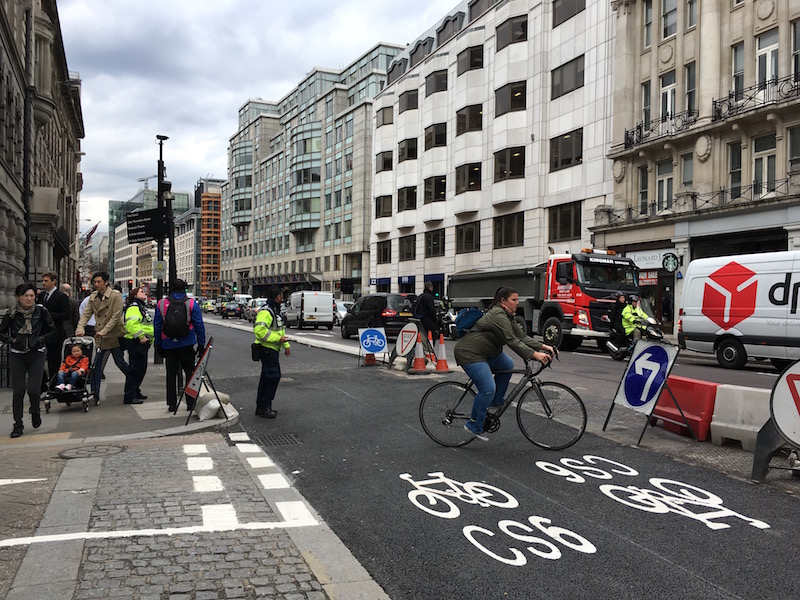 CS6 cycle lane at Blackfriars.